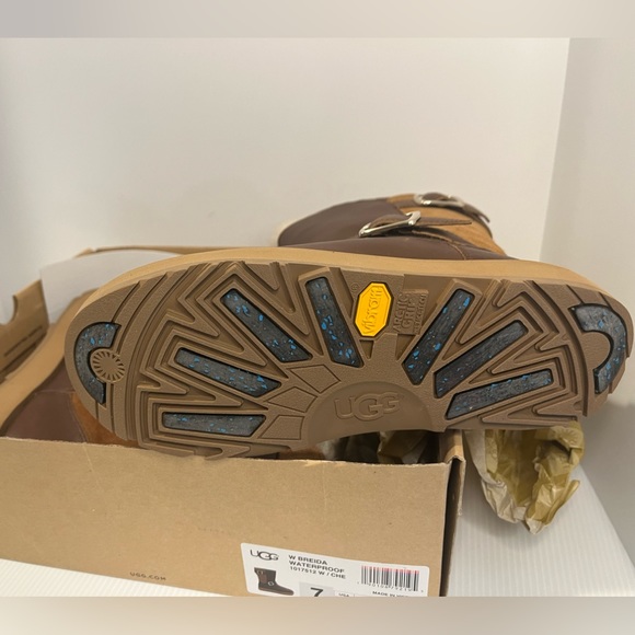 UGG BREIDA WATERPROOF Leather/Suede Sheepskin Lined w/Grip Outsole Boots - Picture 14 of 14